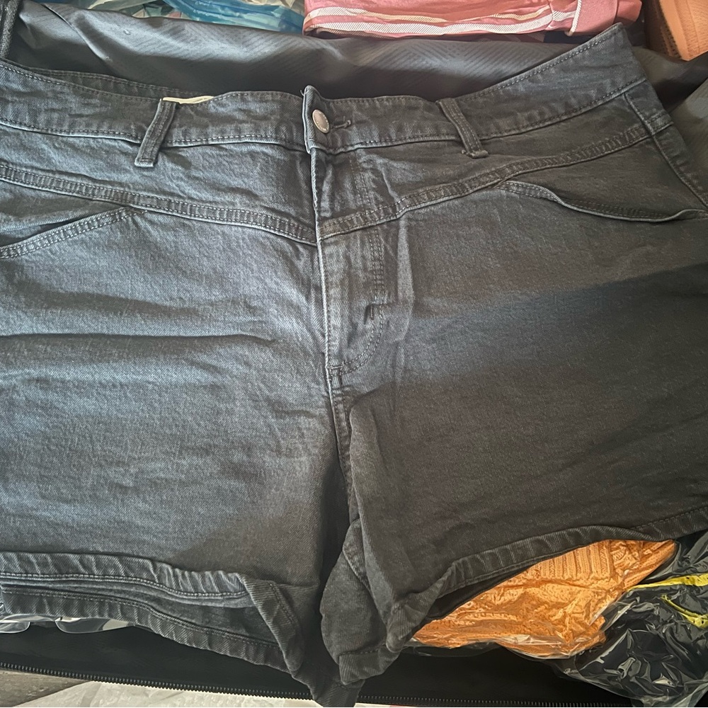 Universal Thread Black Jean Shorts